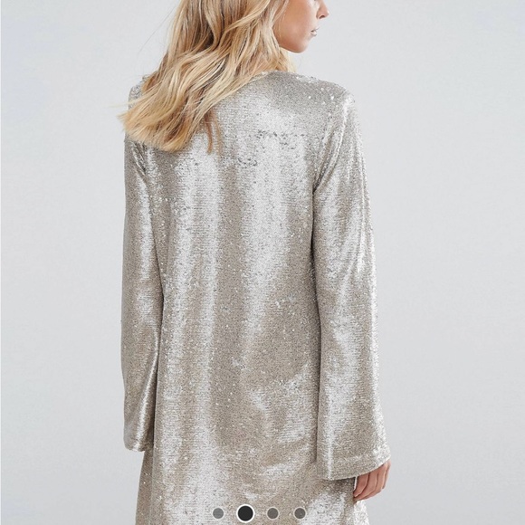 Beautiful jetset diaries sequence dress with bell sleeves. - Picture 3 of 7